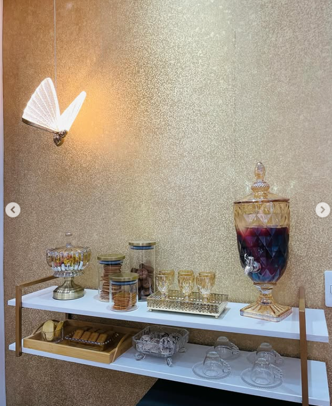 Detalhes da decoração dourada